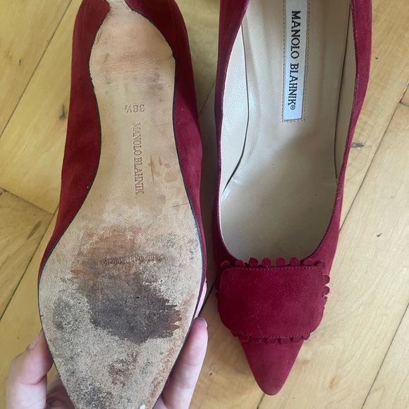 Manolo Blahnik Red Suede Pump - Picture 2 of 4